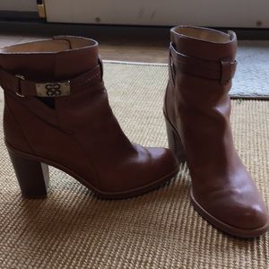 Barely worn coach boots